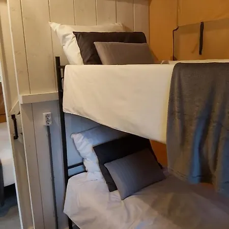 Luxury tent Bij Sjanet Susteren