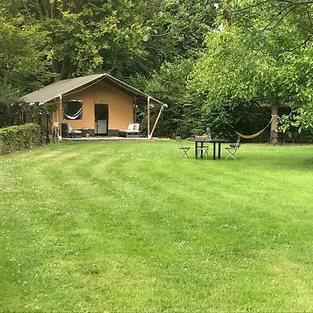 Luxury tent Bij Sjanet